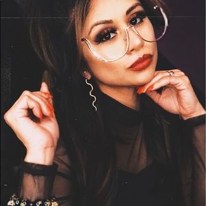 Meet your Posher, Nina